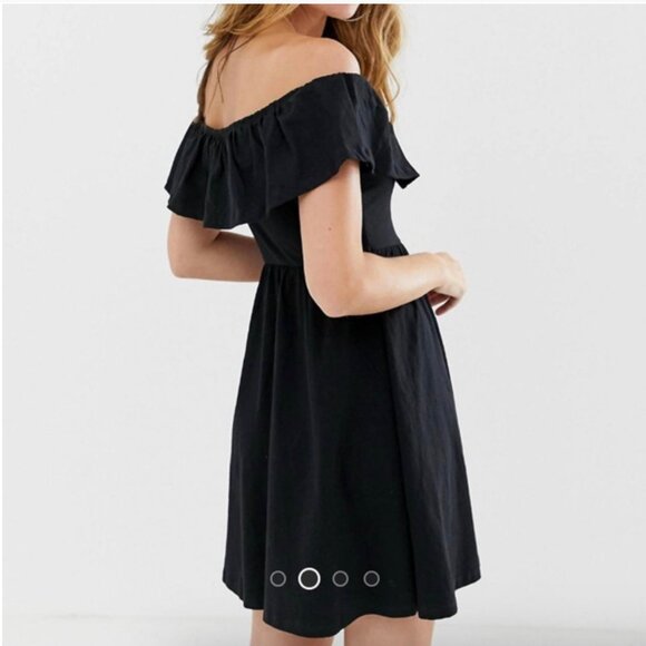 ASOS DESIGN Dress Black Off Shoulder Ruffle Button Through Size 0 Brand New - Picture 4 of 6